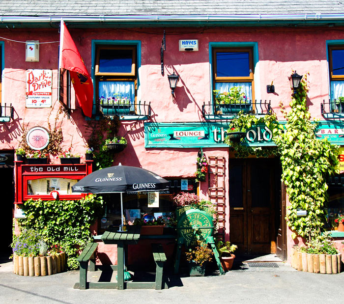 Pub Front, O'Brien's Bridge